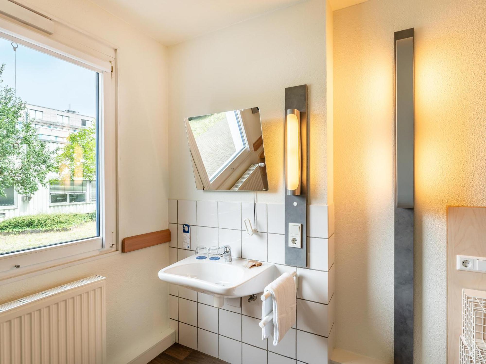 B&B Hotel Koeln-Porz Exteriör bild
