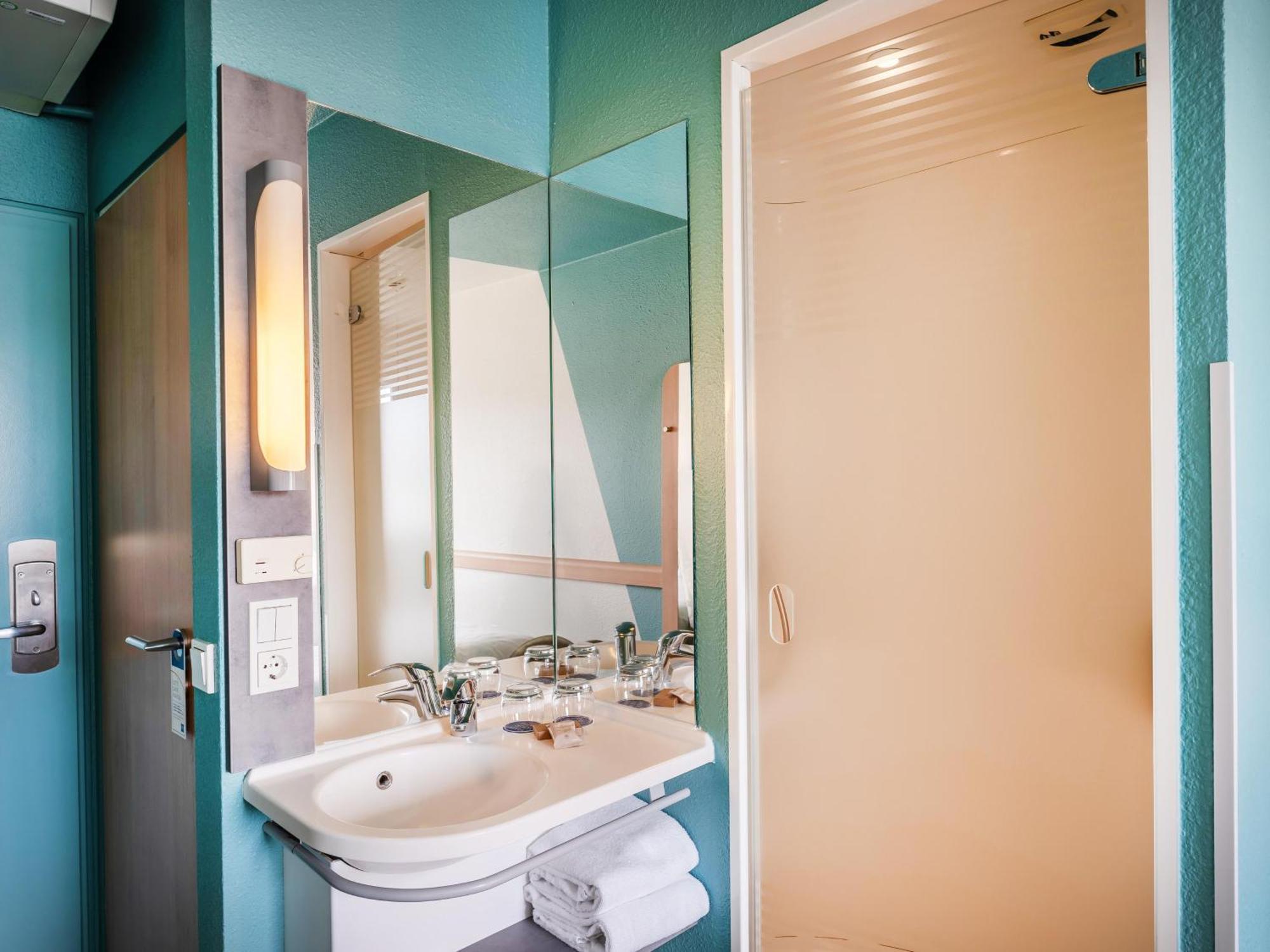 B&B Hotel Koeln-Porz Exteriör bild