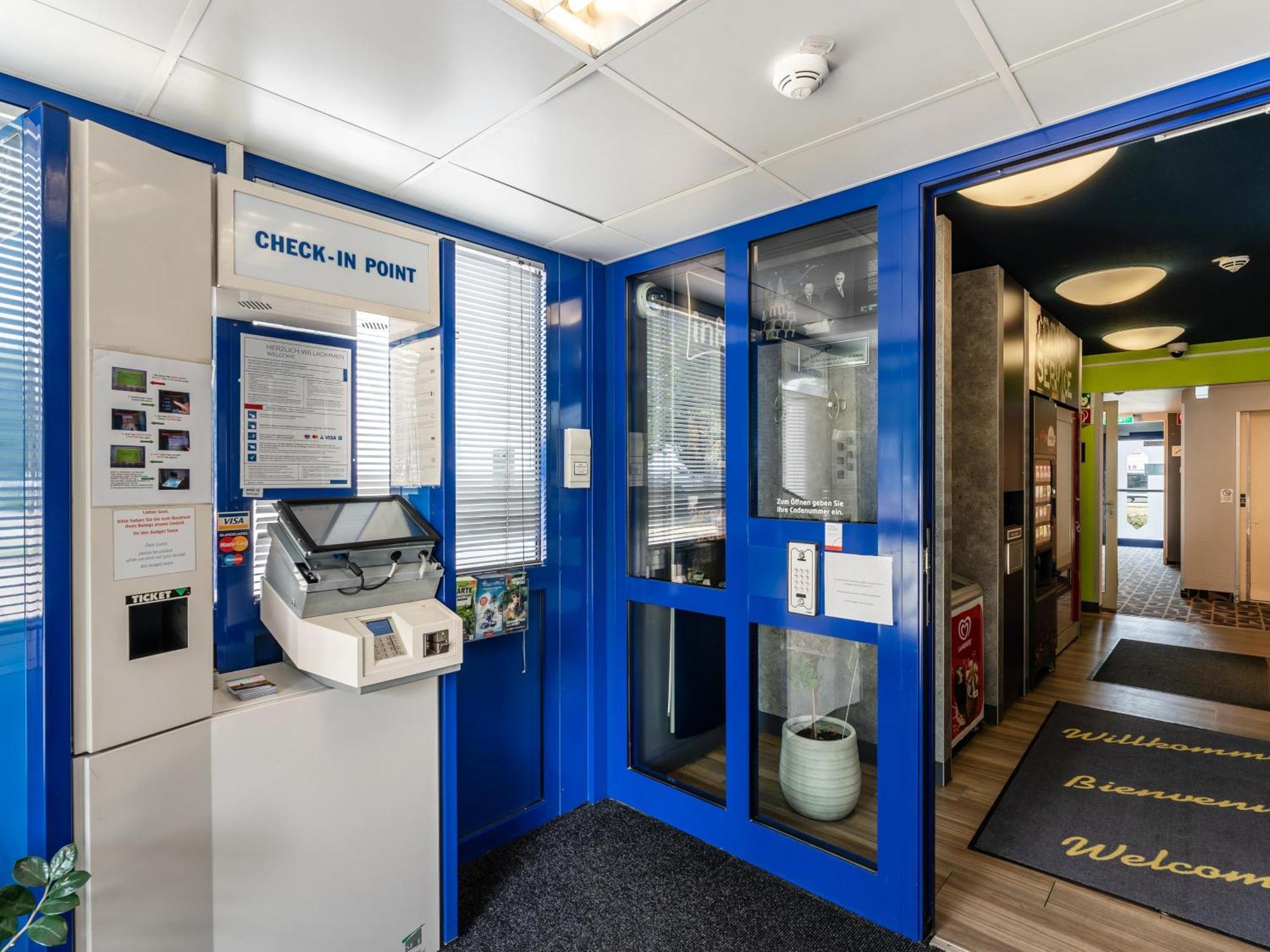 B&B Hotel Koeln-Porz Exteriör bild