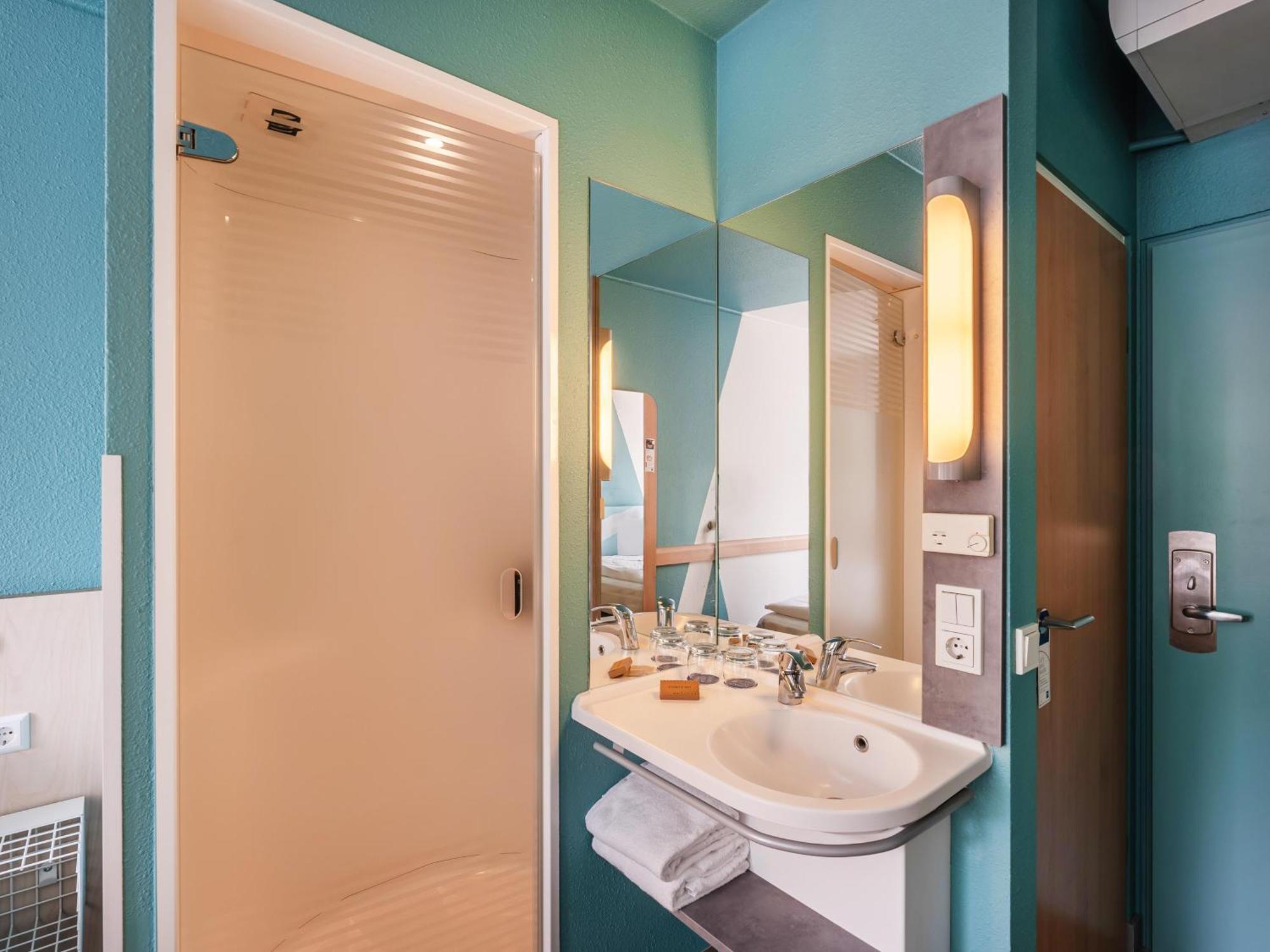 B&B Hotel Koeln-Porz Exteriör bild